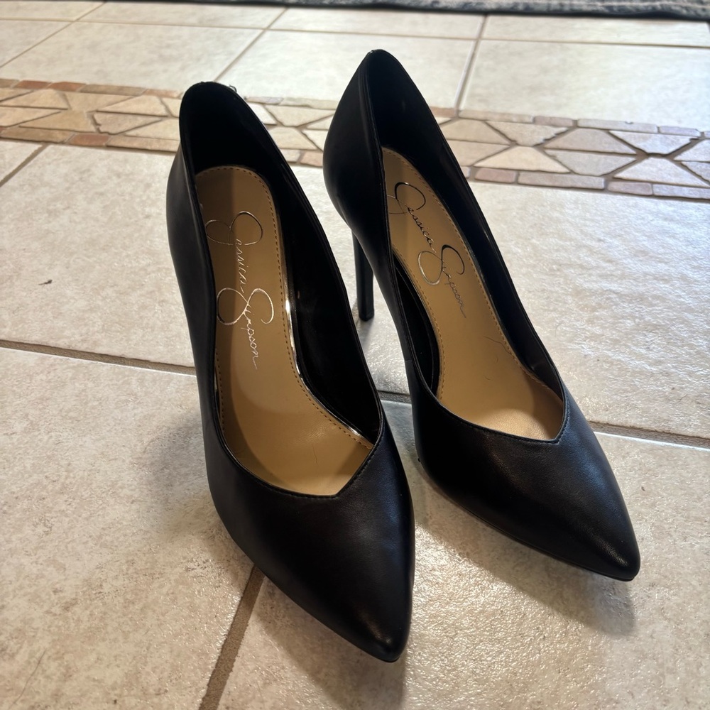 Jessica Simpson Size 7 Black Pointed Toe High Heel Pumps